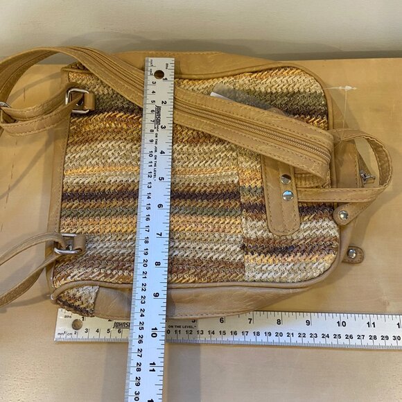 Veneto New York Handwoven Backpack With Vegan Leather Accents - Picture 10 of 10
